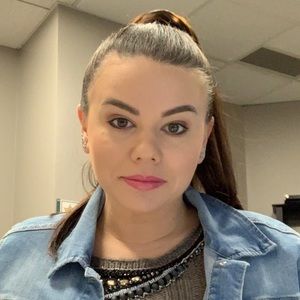 Meet your Posher, Adriana